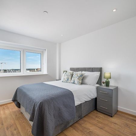 Skyvillion - London River Thames Top Floor Apartments By Woolwich Ferry, Mins To London Excel, O2 Arena , London City Airport With Parking מראה חיצוני תמונה