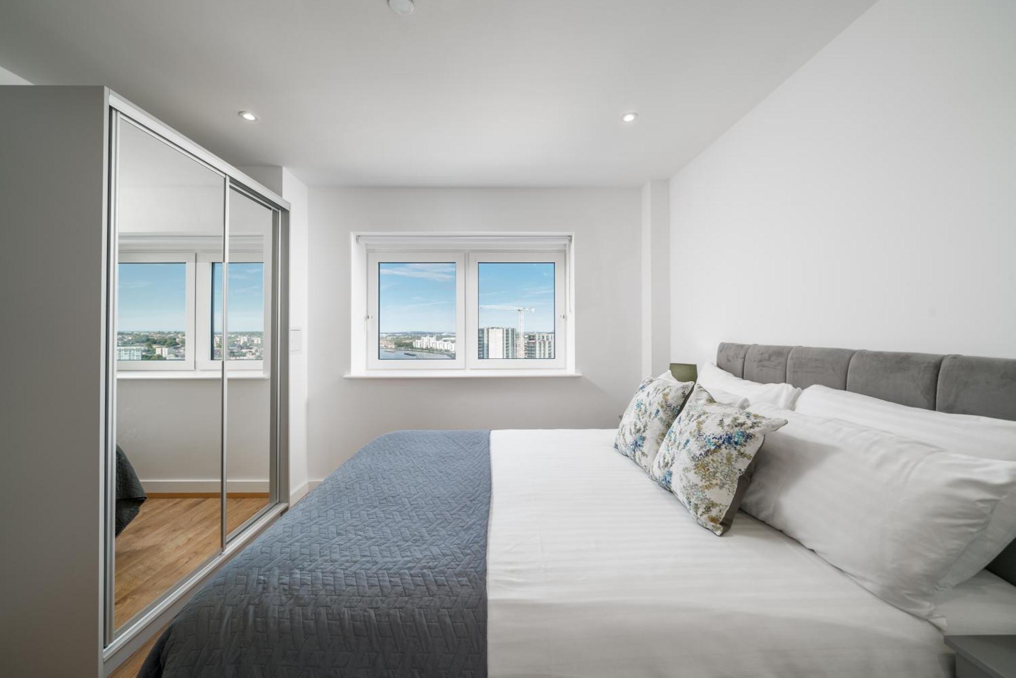 Skyvillion - London River Thames Top Floor Apartments By Woolwich Ferry, Mins To London Excel, O2 Arena , London City Airport With Parking מראה חיצוני תמונה